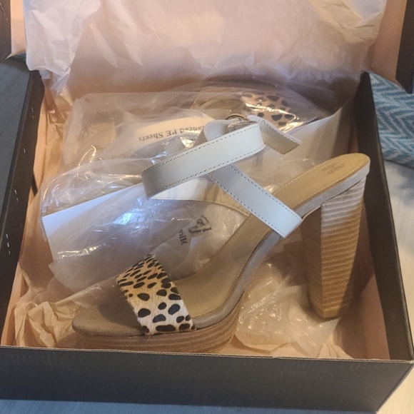 Victoria's secret 👠 - Picture 2 of 7